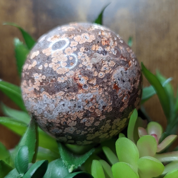 ๐ leopard Jasper Sphere ๐ - Picture 1 of 4